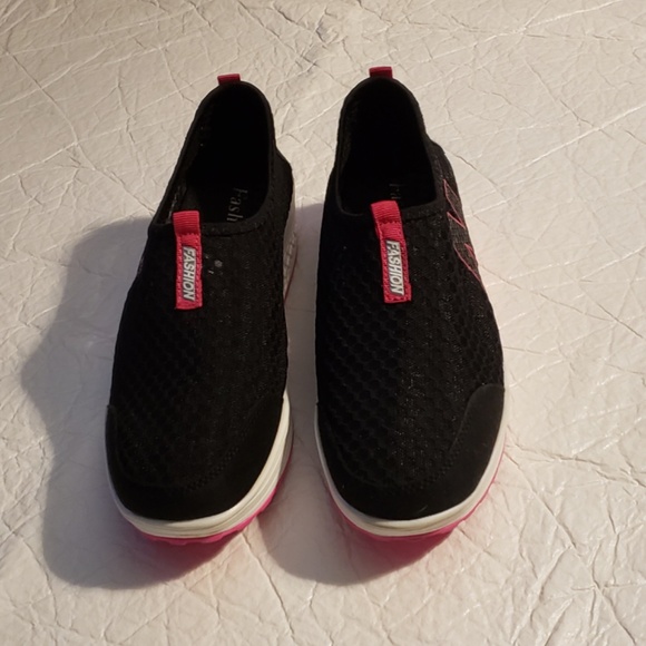 Women's  FASHION Mesh Slip-On  Summer Shoes - Picture 2 of 8